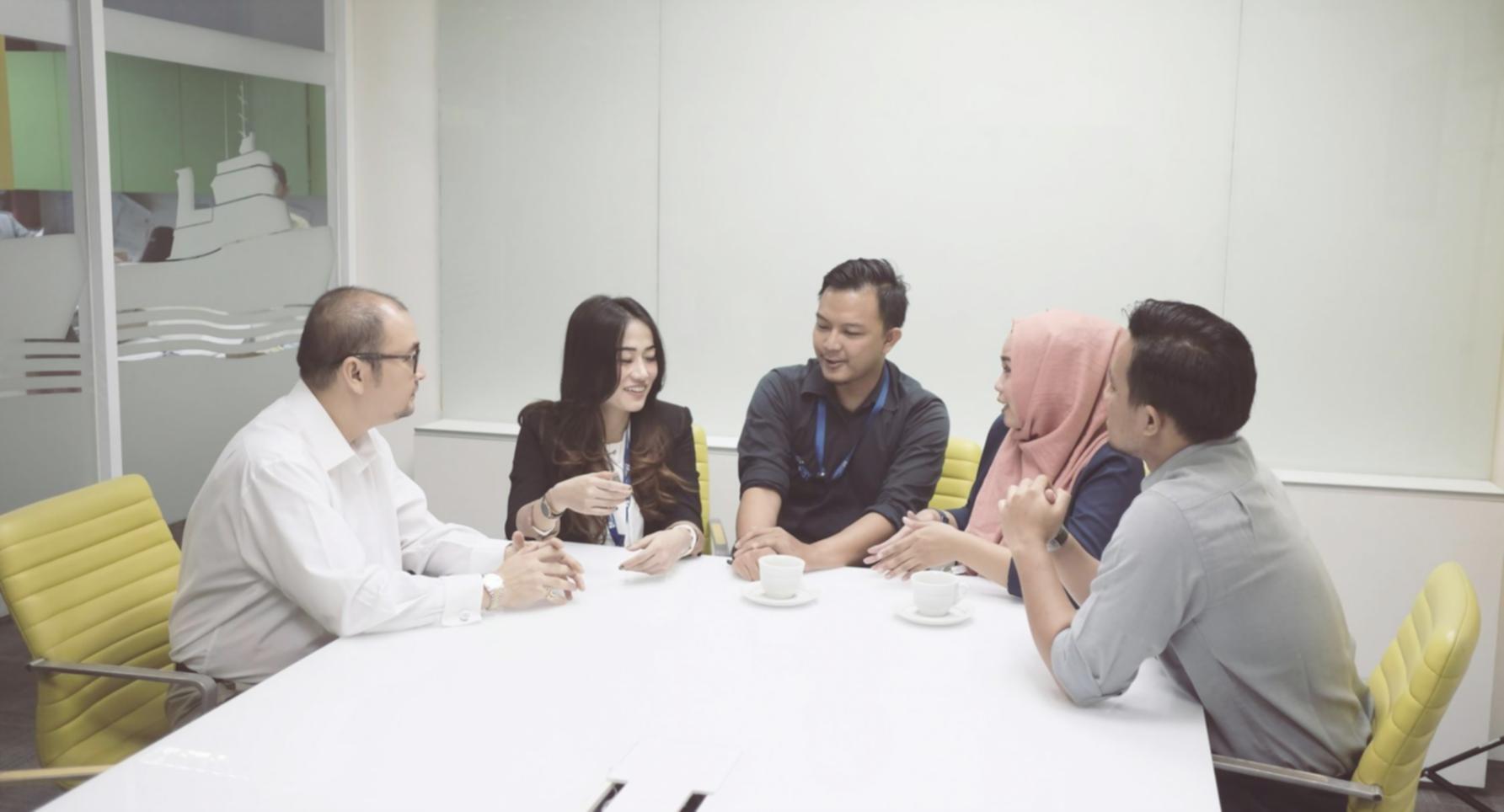 Sarah Waldmann in natürlicher Umgebung